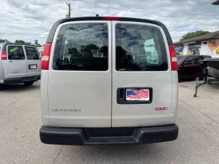 2006 GMC Savana LS 1500
