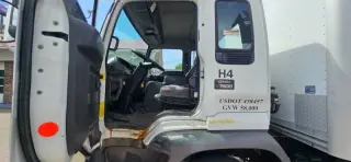 2004 GMC T7500