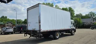 2004 GMC T7500