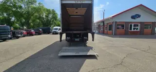 2004 GMC T7500