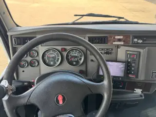 2008 Kenworth T300