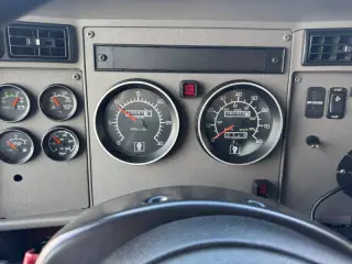 2008 Kenworth T300