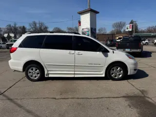 2008 Toyota Sienna LE 7-Passenger