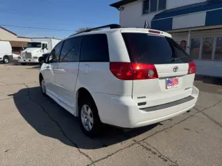 2008 Toyota Sienna LE 7-Passenger