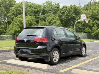 2016 Volkswagen Golf TSI S