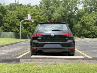 2016 Volkswagen Golf TSI S