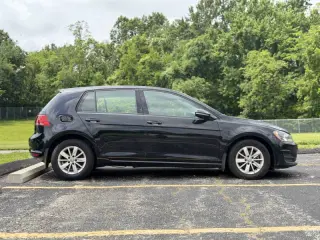 2016 Volkswagen Golf TSI S