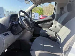 2020 Nissan NV200
