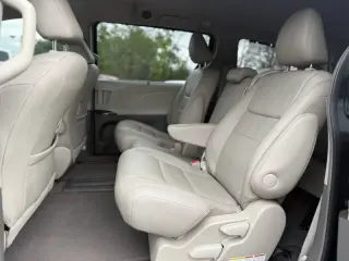 2017 Toyota Sienna XLE Premium 8-Passenger