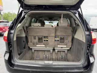 2017 Toyota Sienna XLE Premium 8-Passenger