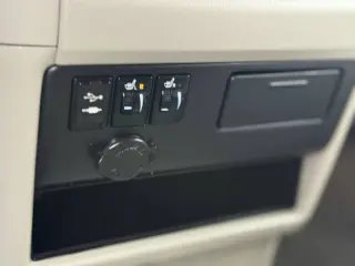 2017 Toyota Sienna XLE Premium 8-Passenger