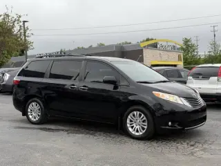 2017 Toyota Sienna XLE Premium 8-Passenger