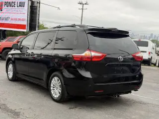 2017 Toyota Sienna XLE Premium 8-Passenger