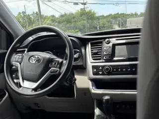 2017 Toyota Highlander LE