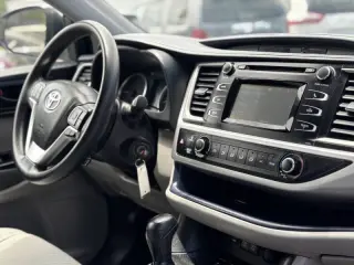 2017 Toyota Highlander LE