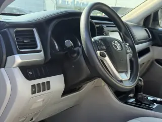 2017 Toyota Highlander LE