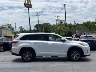 2017 Toyota Highlander LE