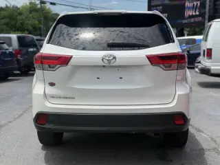 2017 Toyota Highlander LE