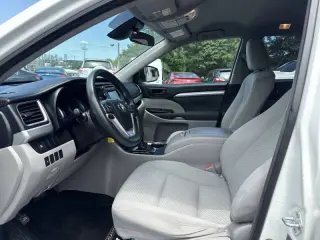 2017 Toyota Highlander LE