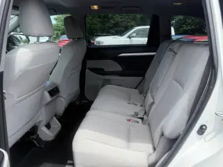 2017 Toyota Highlander LE