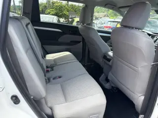 2017 Toyota Highlander LE