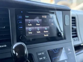 2015 Toyota Sienna XLE Premium 8-Passenger