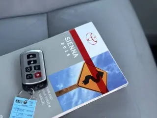2015 Toyota Sienna XLE Premium 8-Passenger
