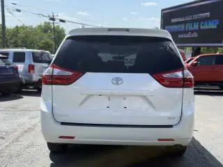2015 Toyota Sienna XLE Premium 8-Passenger