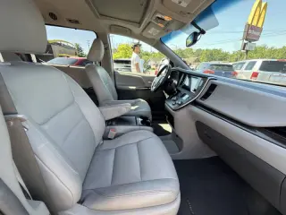 2015 Toyota Sienna XLE Premium 8-Passenger