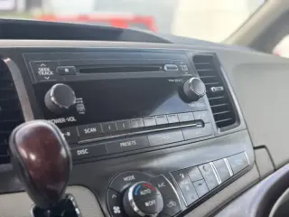 2012 Toyota Sienna XLE 8-Passenger