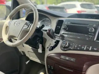 2012 Toyota Sienna XLE 8-Passenger