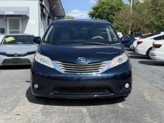 2012 Toyota Sienna XLE 8-Passenger