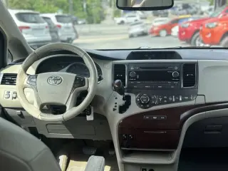 2012 Toyota Sienna XLE 8-Passenger