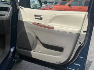 2012 Toyota Sienna XLE 8-Passenger