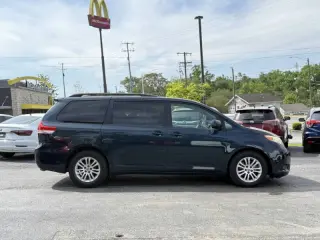 2012 Toyota Sienna XLE 8-Passenger