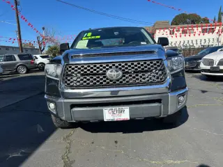 2018 Toyota Tundra SR5