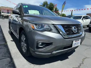 2019 Nissan Pathfinder S