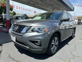 2019 Nissan Pathfinder S