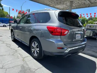 2019 Nissan Pathfinder S