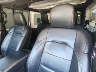 Jeep Wrangler Unlimited 2018 4x4 Moab 4dr SUV (midyear release)
