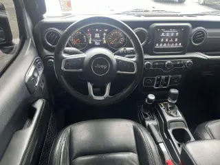 Jeep Wrangler Unlimited 2018 4x4 Moab 4dr SUV (midyear release)