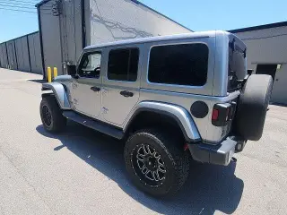 Jeep Wrangler Unlimited 2018 4x4 Moab 4dr SUV (midyear release)
