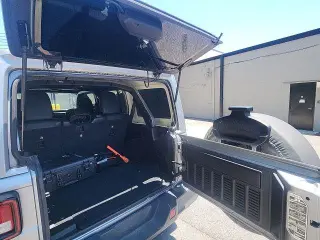 Jeep Wrangler Unlimited 2018 4x4 Moab 4dr SUV (midyear release)