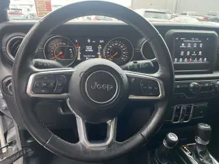 Jeep Wrangler Unlimited 2018 4x4 Moab 4dr SUV (midyear release)