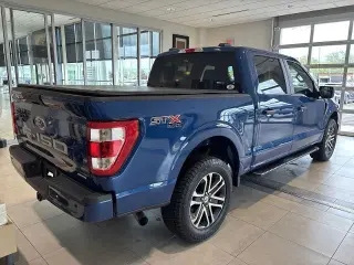 Ford F-150 2023 4x4 XL 4dr SuperCrew 5.5 ft. SB