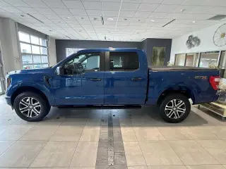 Ford F-150 2023 4x4 XL 4dr SuperCrew 5.5 ft. SB