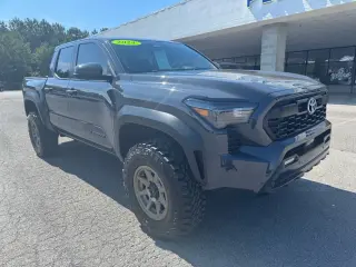 Toyota Tacoma 2024 4x4 SR5 4dr Double Cab 5.0 ft SB