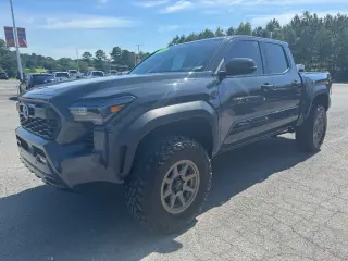 Toyota Tacoma 2024 4x4 SR5 4dr Double Cab 5.0 ft SB