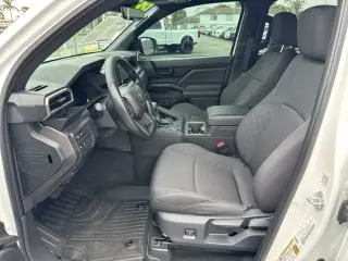 Toyota Tacoma 2025 4x2 SR5 4dr Double Cab 5.0 ft SB