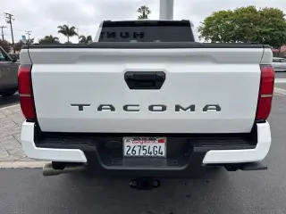 Toyota Tacoma 2025 4x2 SR5 4dr Double Cab 5.0 ft SB